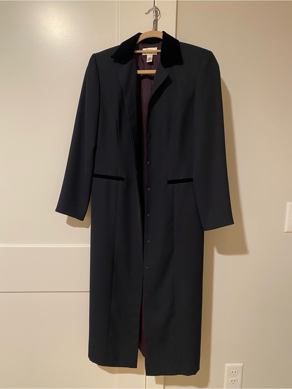 Talbots dark navy stunning! 💋✨Trench Coat with Velvet Collar/NWOT